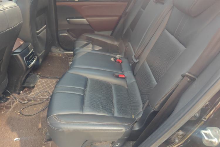 Used GAC Trumpchi GS8 2017 320T Two-Wheel Drive Luxury Smart Connectivity Version (7 Seats)
