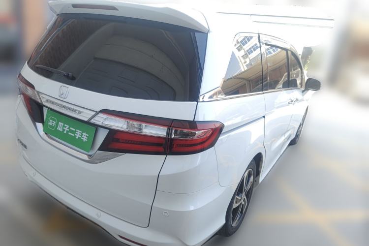 Used Honda Odyssey 2015 Revised Version 2.4L Supreme Edition