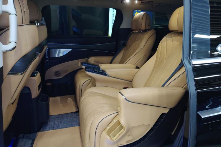 Used Denza D9 2024 DM-i 1050 Luxury Model