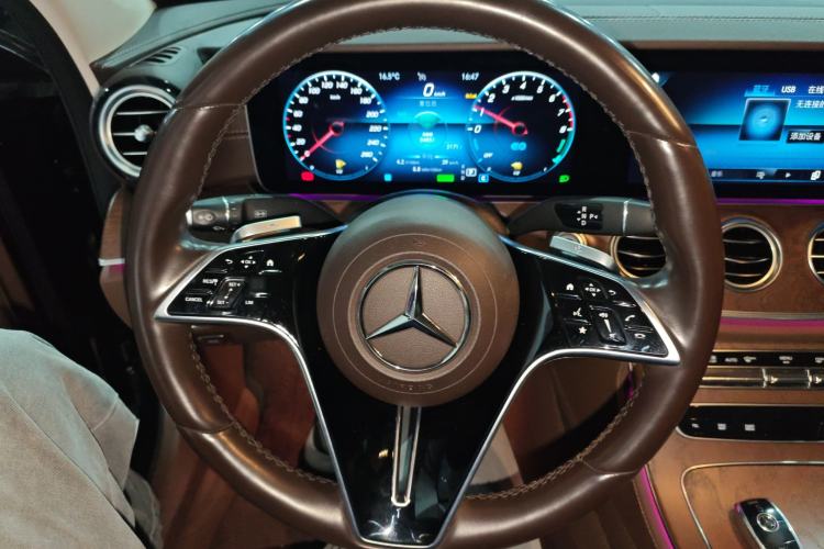 Used Mercedes-Benz E-Class New Energy 2022 Restyled E 350 e L Plug-in Hybrid Sedan Steering Wheel