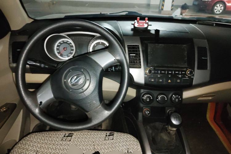 Used Land X8 2012 Explorer Edition 2.0T Diesel 4x2 Luxury Model
