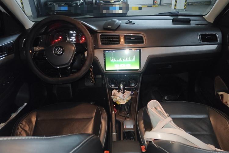 Used Volkswagen Gran Lavida 2015 1.6L Automatic Comfort Edition Interior 2