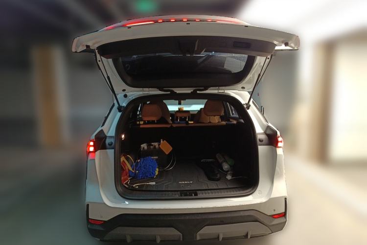 Used Geely Galaxy L7 2024 1.5T 115 km PLUS Dragon Edition Trunk