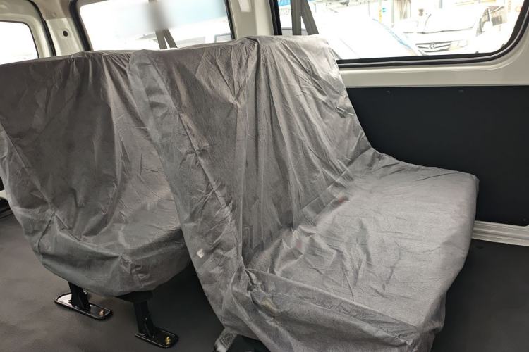 Used CHANGAN KAICHENG Ruixing EM80 2025 Wealth Edition Passenger Version Comfortable Model 6 Seats 300km Side-Hinged Doors
