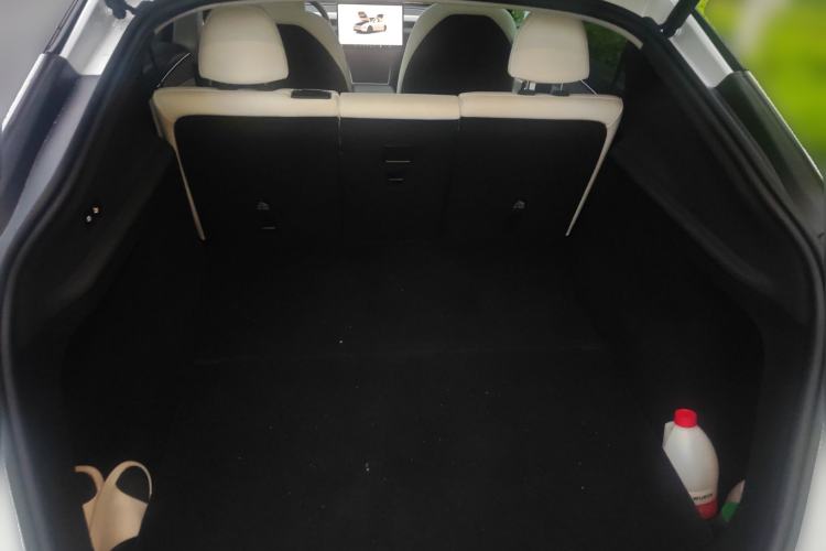 Used Tesla Model Y 2025 Rear-Wheel-Drive Version Trunk