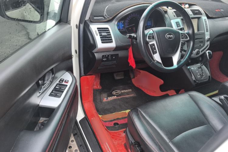 Used BYD S6 2014 2.4L Automatic Prestige 5-Seater
