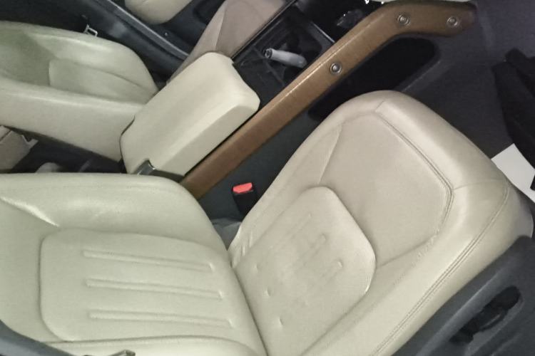 Used Land Rover Defender 2020 110 P400 Dark Special Edition Right Front Seat