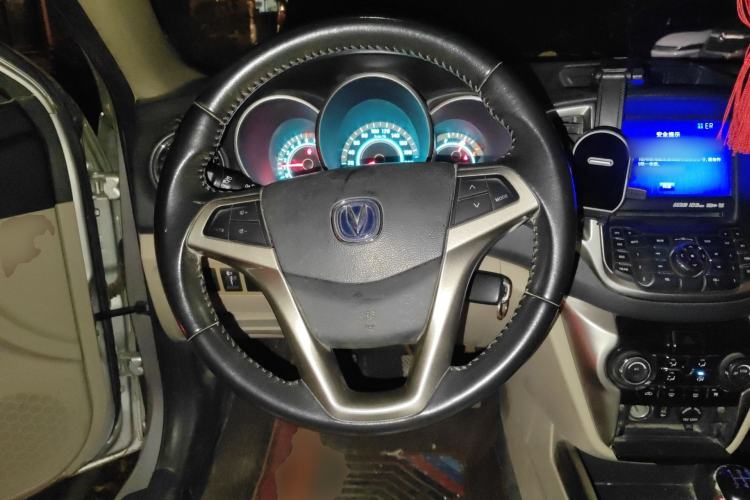 Used CHANGAN Eado 2012 1.6L Manual Luxury Version China IV Standard Steering Wheel