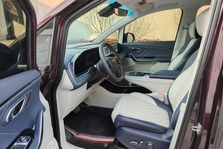 Used SAIC MAXUS G90 2023 2.0T Xingyun 7-Seater Version
