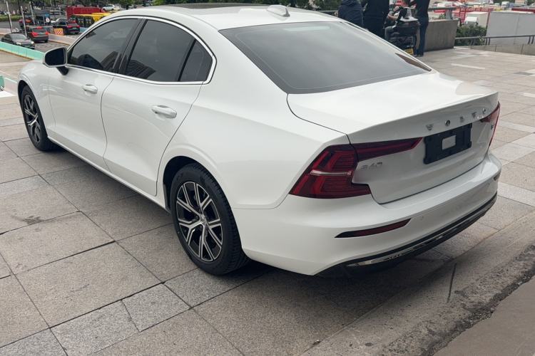 Used Volvo S60 2023 B4 Zhiyi Luxury Edition Exterior 5