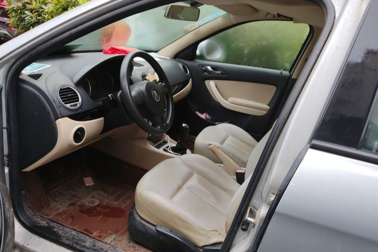 Used Volkswagen Lavida 2013 Classic 1.6L Manual Fashion Edition Left Front Seat