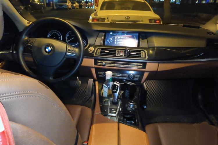 Used BMW 5 Series 2014 520Li Elegant Model Center Console