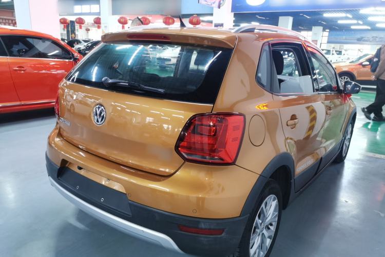 Used Volkswagen Polo 2016 1.6L Cross Polo Automatic Rear Right 45 Deg