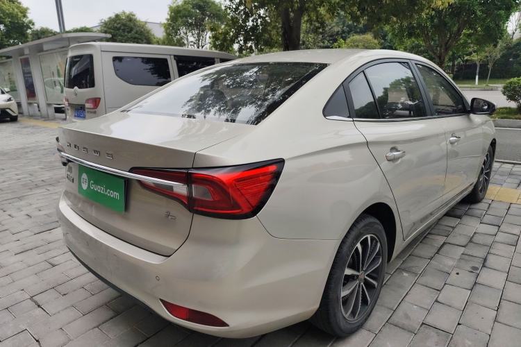 Used Roewe i5 2020 1.5L Automatic 4G Connect Luxury Flagship Edition
