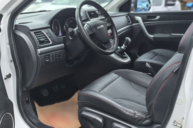 Used Haval M6 2017 1.5T Manual Two-Wheel Drive Elite Model Interior 3