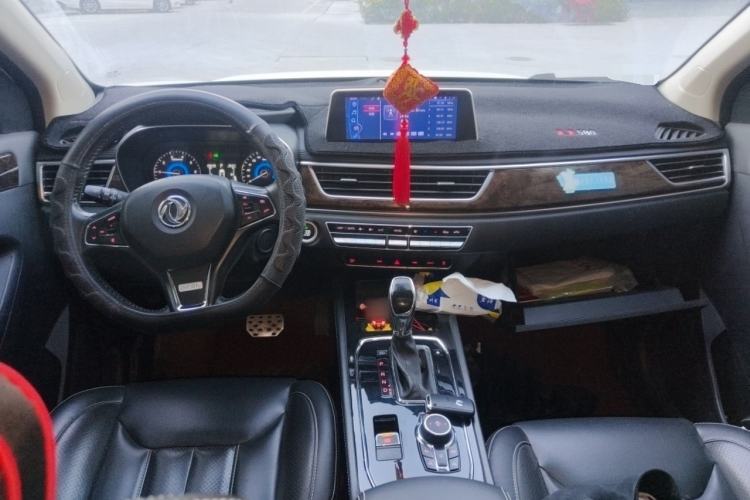 Used Dongfeng Fengon 580 2017 1.5T CVT Smart Style Model Center Console