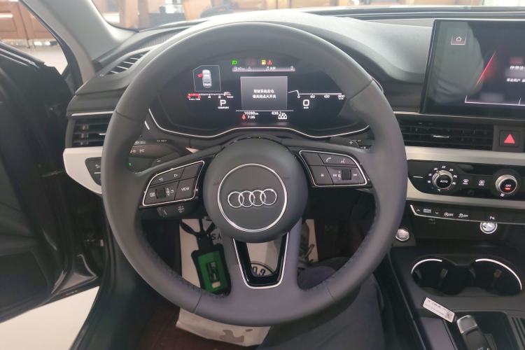 Used Audi A4L 2022 40 TFSI Fashion Dynamic Model Steering Wheel