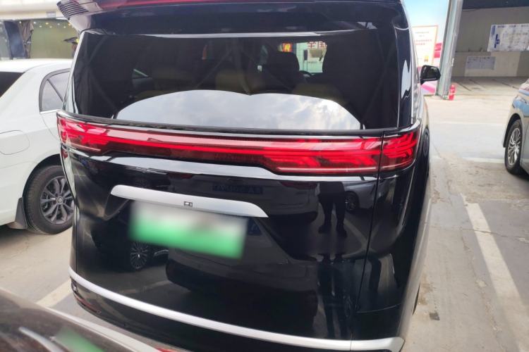 Used Denza D9 2025 DM-i Intelligent Drive 1020 Four-Wheel Drive Flagship Model Rear