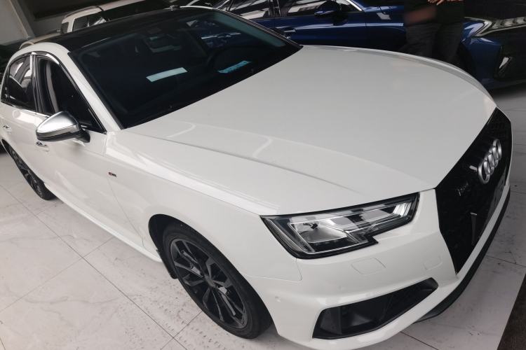 Used Audi A4L 2019 40 TFSI Fashion Edition China VI Emission Standard Front Right 45 Deg