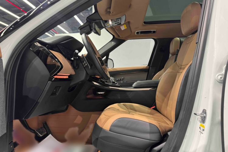 Used Land Rover Range Sport 2024 400PS Dynamic SE Interior 7