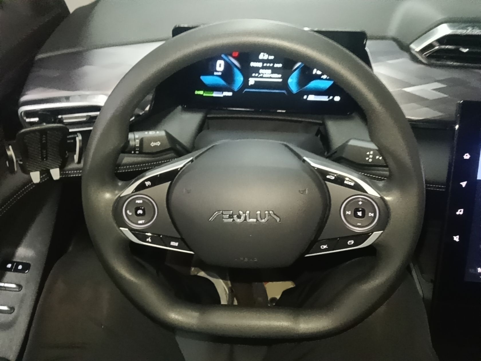 Dongfeng Aeolus SKY EV01 2024 530km PRO — снимка 13
