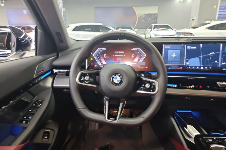 Used BMW 5 Series 2024 525Li M Sport Package Steering Wheel