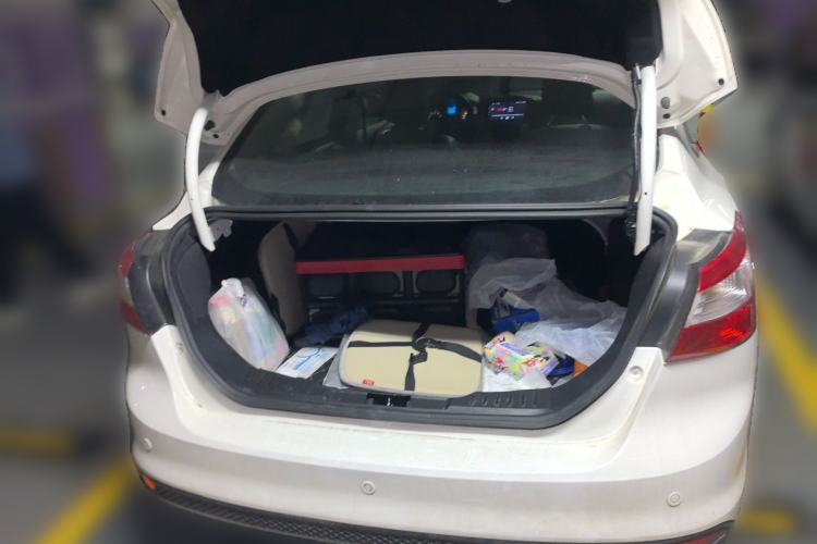 Used Ford Focus 2012 Sedan 1.6L Manual Fashion Edition
