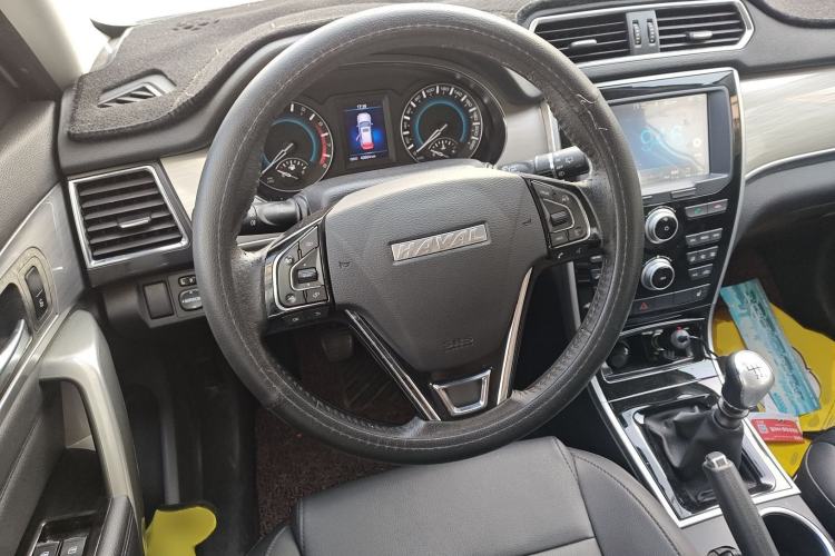 Used Haval H2 2017 Red-Label 1.5T Manual Two-Wheel-Drive Elite Model
