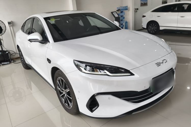 Used BYD Seal 06 New Energy 2025 DM-i Smart Drive 120KM Deluxe Model Front Right 45 Deg