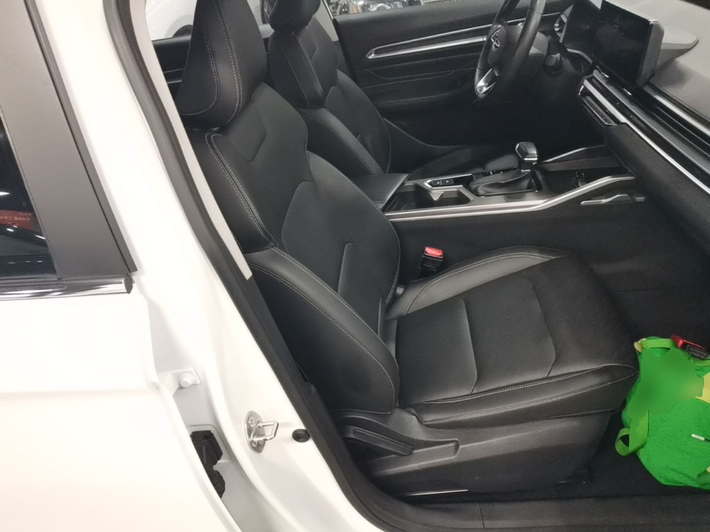 Geely Auto Emgrand 2022 4th Generation 1.5L CVT Luxury Model - Premium — снимка 19