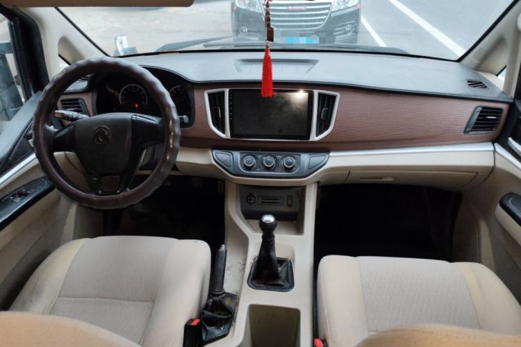 Used FORTHING Lingzhi 2019 M5L 1.6L 7-Seater Exclusive Model China VI Standard Center Console