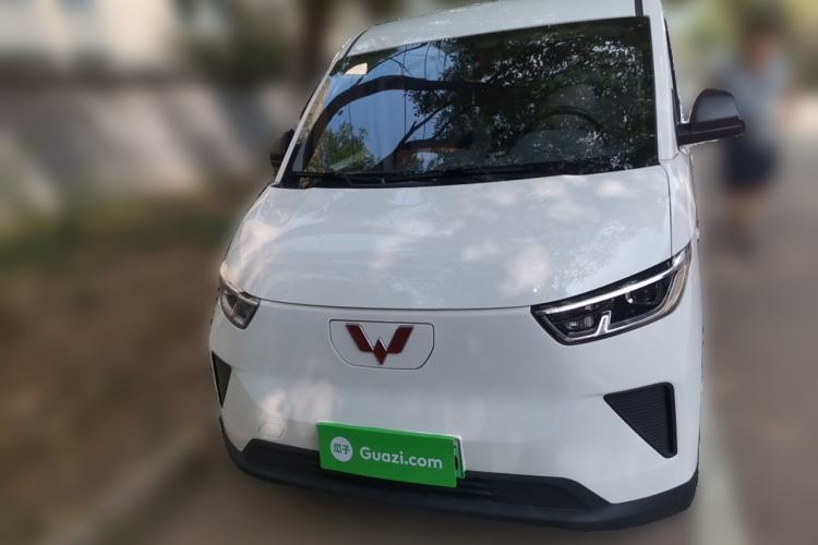 Used Wuling Yangguang 2024 300KM Comfort Version Passenger Van 75kW Exterior 1