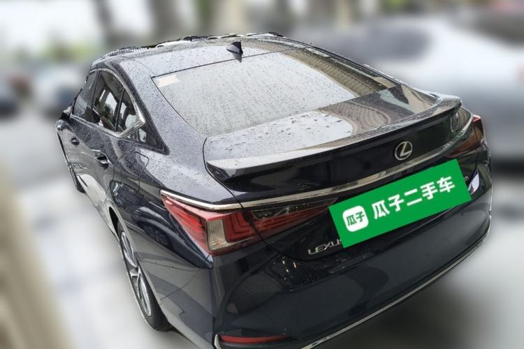 Used Lexus ES 2022 300h Excellence Edition Rear Left 45 Deg
