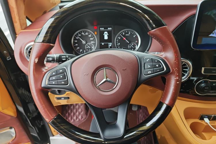 Used Mercedes-Benz Vito 2021 2.0T Elite Version 7 Seats Steering Wheel