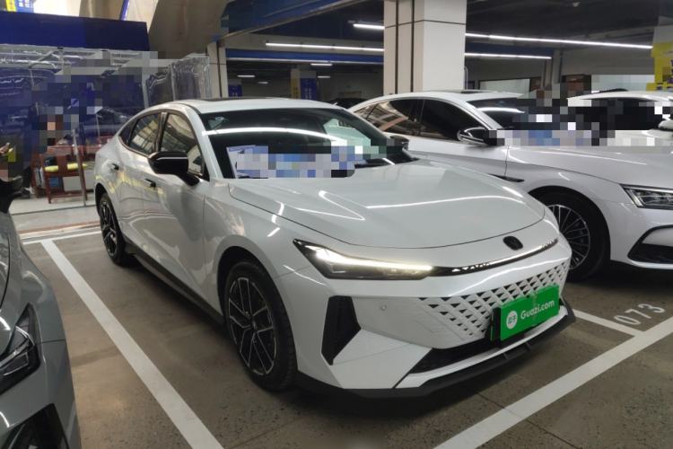 Used Changan UNI-V iDD 2024 Blue Whale Smart Electric iDD 136km ZhiKu Model