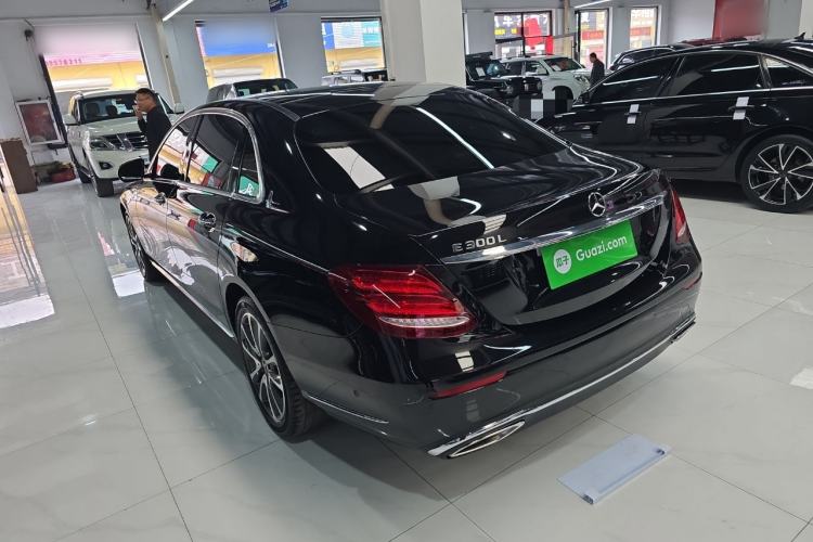 Used Mercedes-Benz E-Class 2018 Facelift E 300 L Luxury Edition
