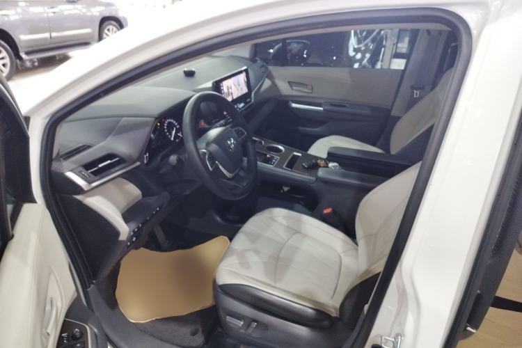 Used Toyota SIENNA 2024 2.5L Hybrid Comfort Edition Driver Seat