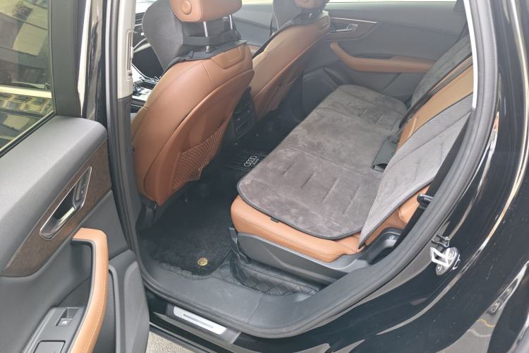 Used Audi Q7 2023 45 TFSI quattro S line Sport model Left Rear Seat