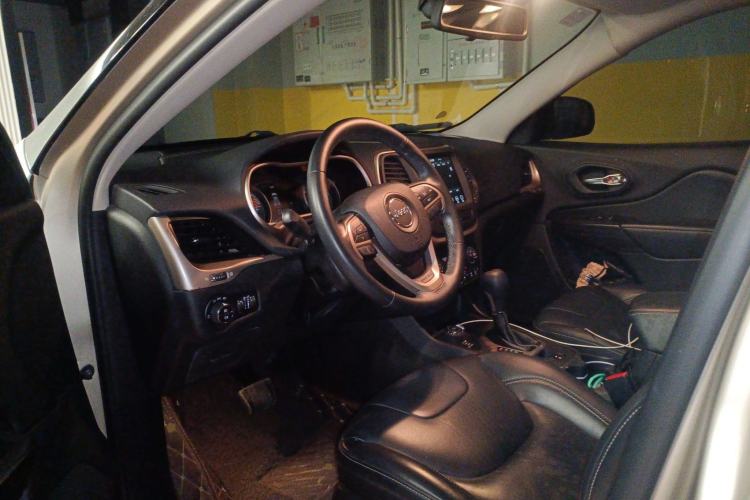 Used Jeep Cherokee 2016 2.4L Professional Smart Version