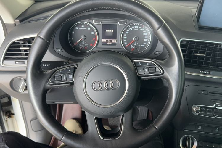 Used Audi Q3 2015 35 TFSI quattro Technology Edition Steering Wheel