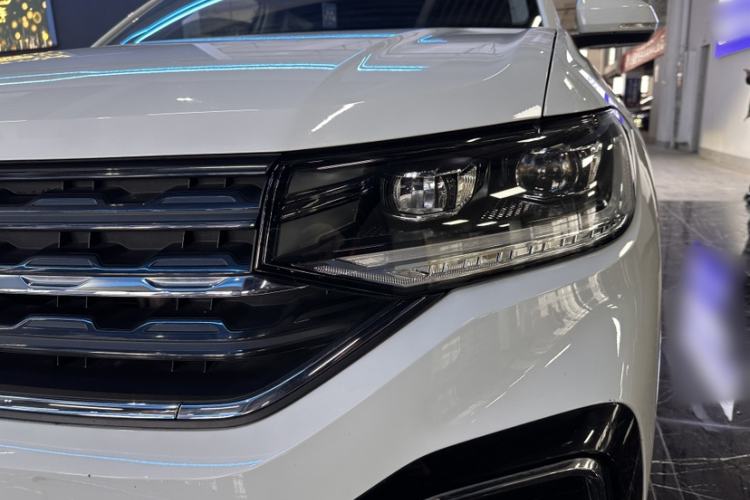 Used Volkswagen Tacqua 2021 280TSI DSG R-Line Connected Version
