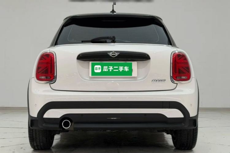 Used MINI 2023 Updated 1.5T COOPER Artist Five-Door Edition Rear