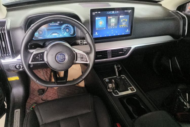 Used BYD Tang 2019 2.0T Automatic SmartConnect Luxury 7-Seater China VI Standard Center Console