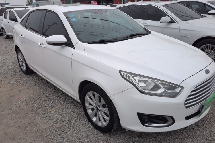 Used Ford Escort 2015 1.5L Automatic Fashion Model Front Right 45 Deg