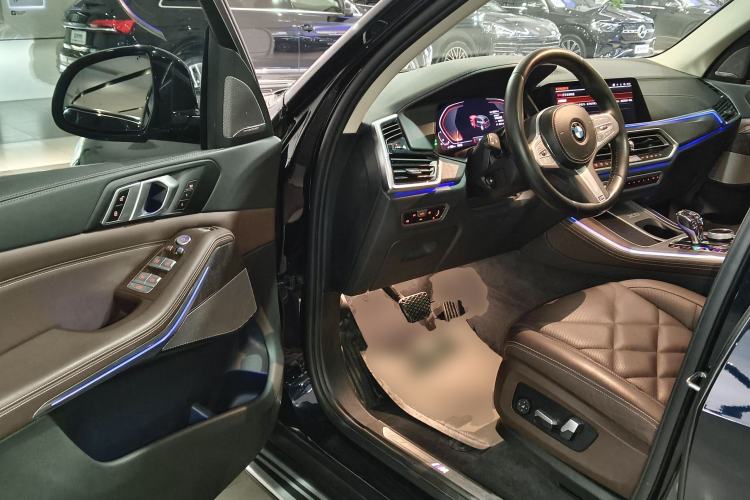 Used BMW X5 2022 Restyled xDrive 30Li Luxury Version M Sport Package