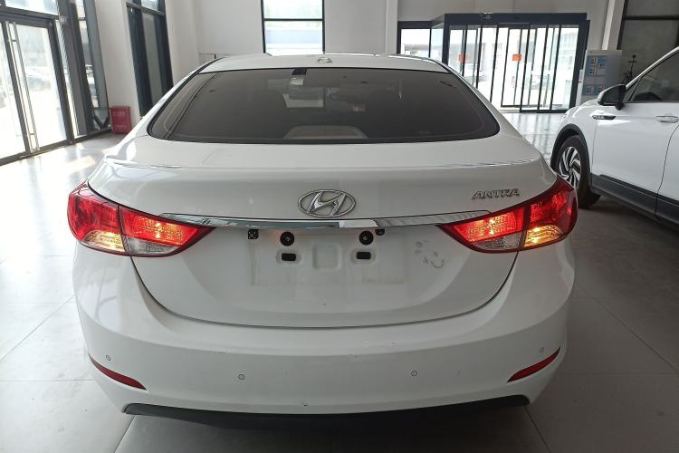 Used Hyundai Elantra (5th Generation / Langdong) 2015 1.6L Manual Leading Model
