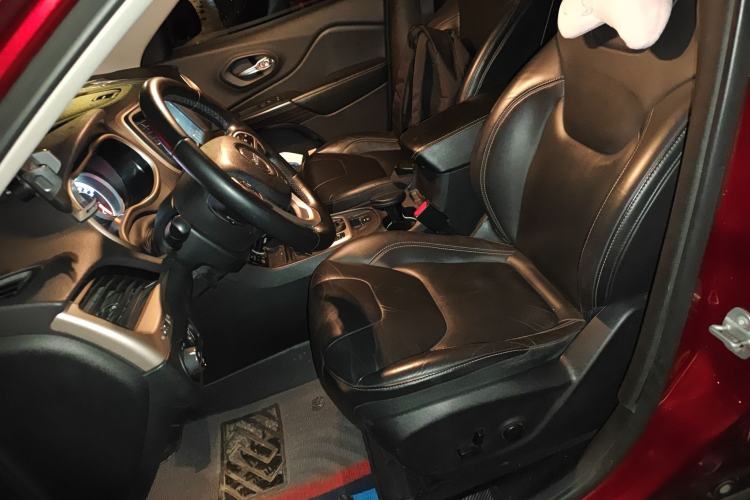 Used Jeep Cherokee 2016 2.0L Superior Edition