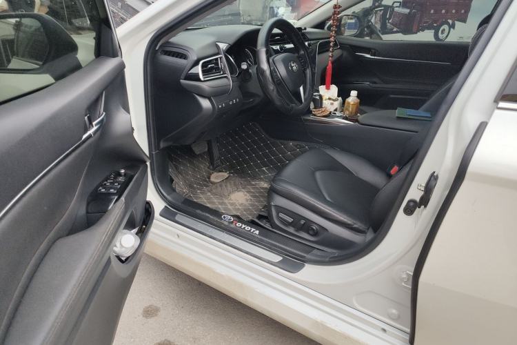 Used Toyota Camry 2019 Revised Version 2.0G Luxury Edition
