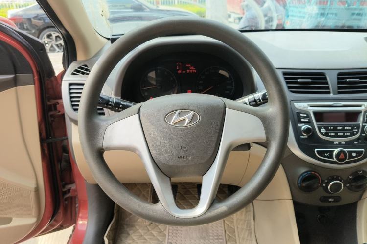 Used Hyundai Verna (older generation) 2010 Sedan 1.4L Manual Comfort GS Steering Wheel