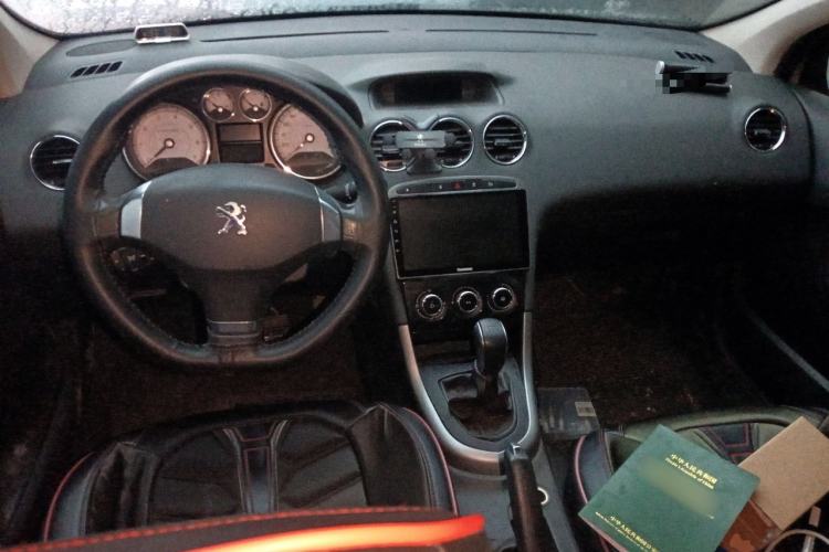 Used Peugeot 408 2013 2.0L Manual Comfort Edition Center Console